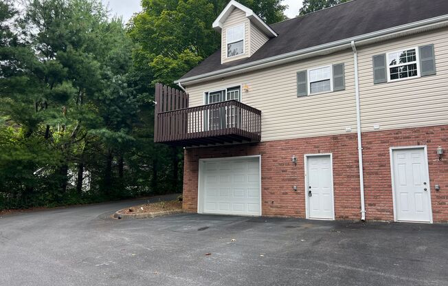 Beautiful 2 bedroom Condo end unit with Garage!