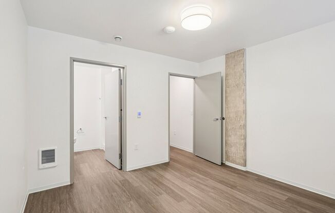 1 bed, 1.5 baths, 610 sqft, $2,450, Unit 105