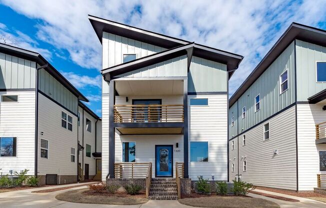 1320 E LENOIR ST