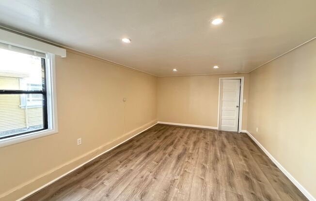 2 beds, 1 bath, 695 sqft, $2,550, Unit 1523 Broadway Unit C