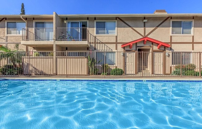 2 beds, 2 baths, $2,250, Unit 03