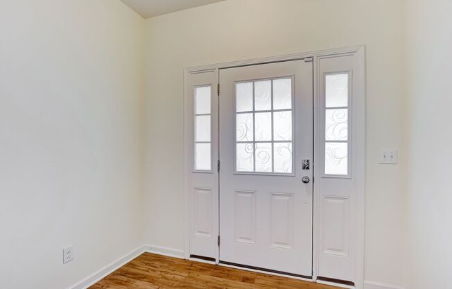 End unit Townhome near DT Raleigh