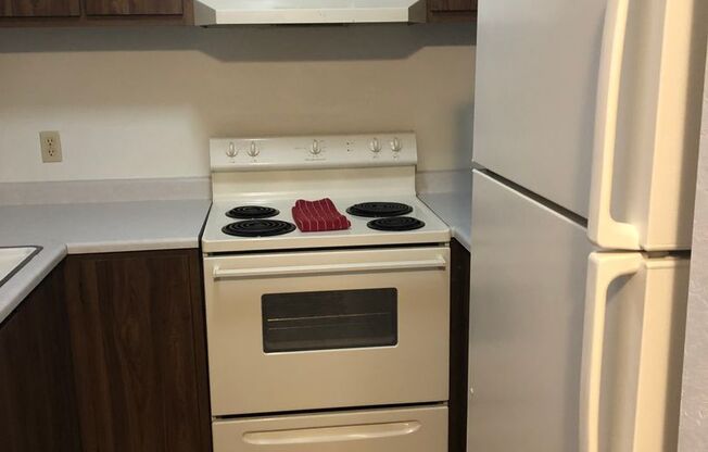 1 bed, 1 bath, 695 sqft, $950, Unit 205