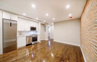 215 E 3 ST