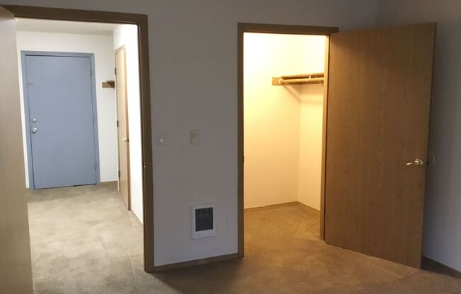 1 bed, 1 bath, 547 sqft, $1,200, Unit 18