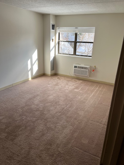 4 Cedar St