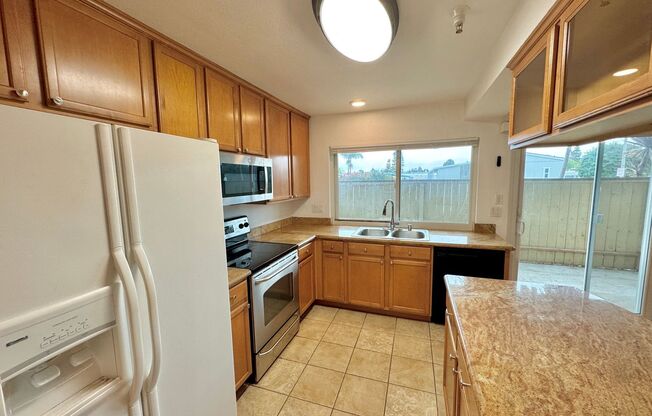 2 beds, 2 baths, $2,500, Unit # 165