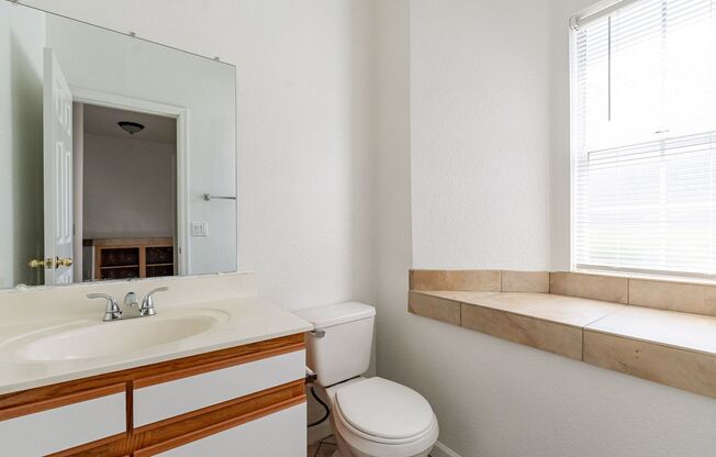 3 beds, 2.5 baths, $1,945, Unit UNIT 1096