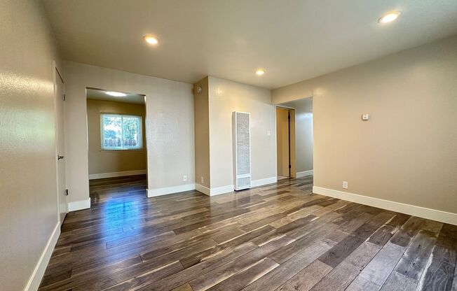 2 beds, 1 bath, $1,795, Unit 271304