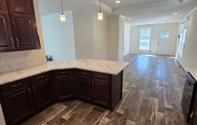 3 bedroom near the Mckenzie River