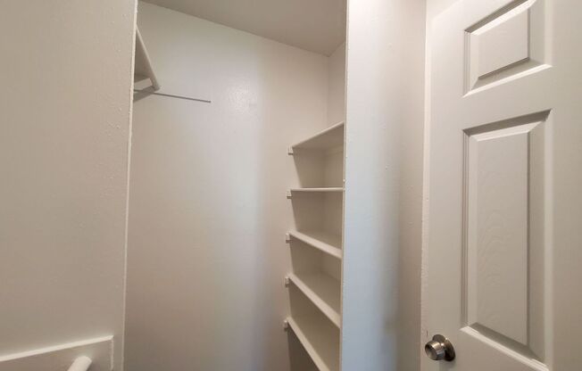 2 beds, 2 baths, 800 sqft, $2,495, Unit 221