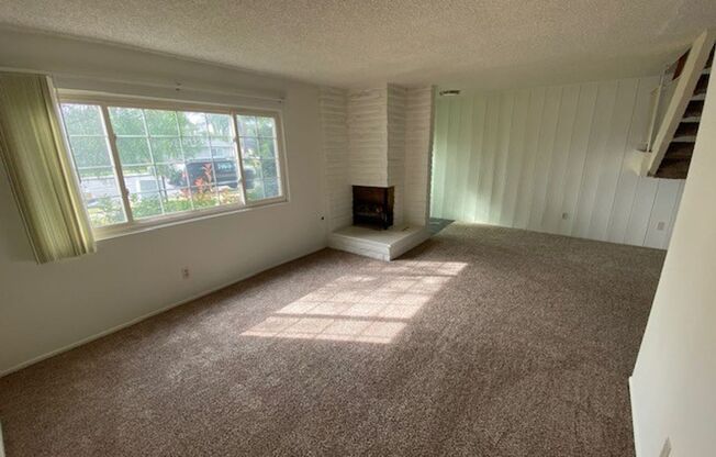 FULLERTON TOWNHOUSE NEAR CSUF   AVAILABLE MID-AUGUST***TAKING APPLICATIONS***