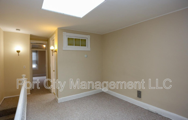 715 S LINWOOD AVE