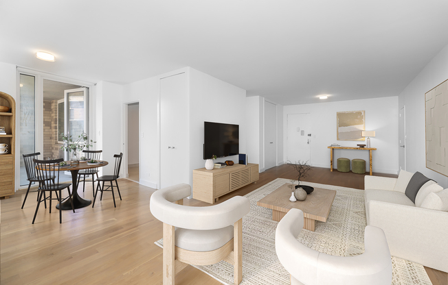 2 beds, 2 baths, $11,000, Unit 17H