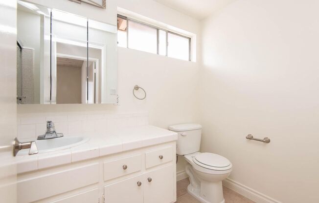 3 beds, 1.5 baths, 1,030 sqft, $3,650, Unit 11