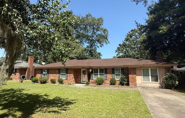 606 HIGHLAND DR