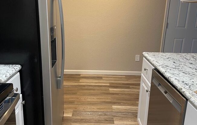 2 beds, 1 bath, 760 sqft, $1,399, Unit 203