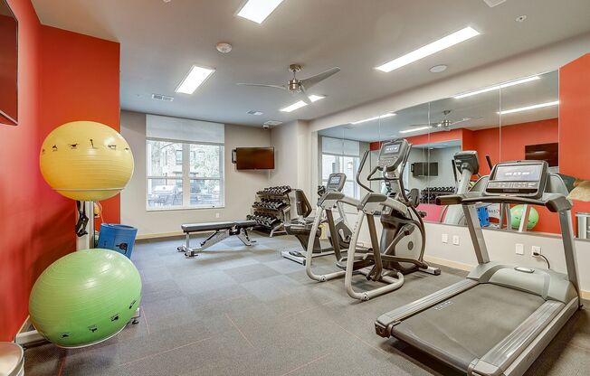 1 bed, 1 bath, 592 sqft, $1,760, Unit 302