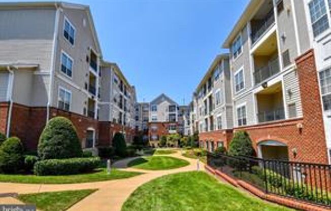 4850 Eisenhower Ave 407