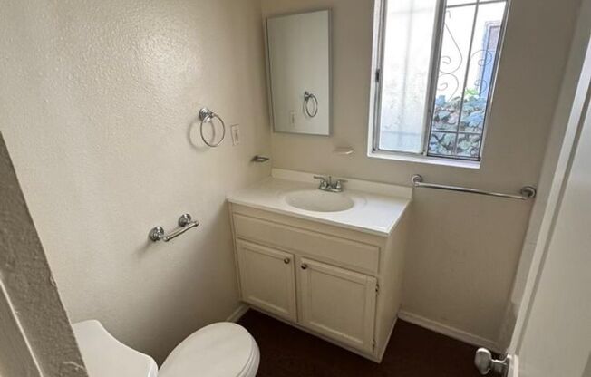 1 bed, 1 bath, $2,096, Unit 119