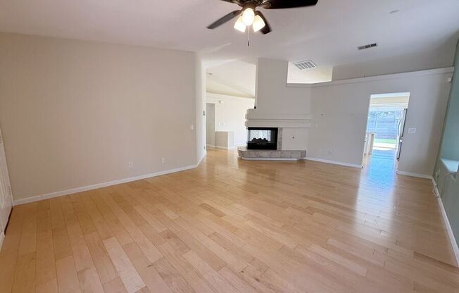3744 CRES CYN ST