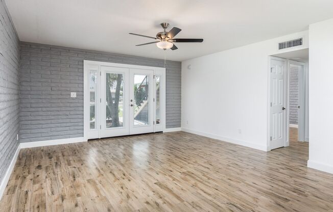 2 beds, 1 bath, 900 sqft, $1,699, Unit 3718 E Glenrosa Ave #3