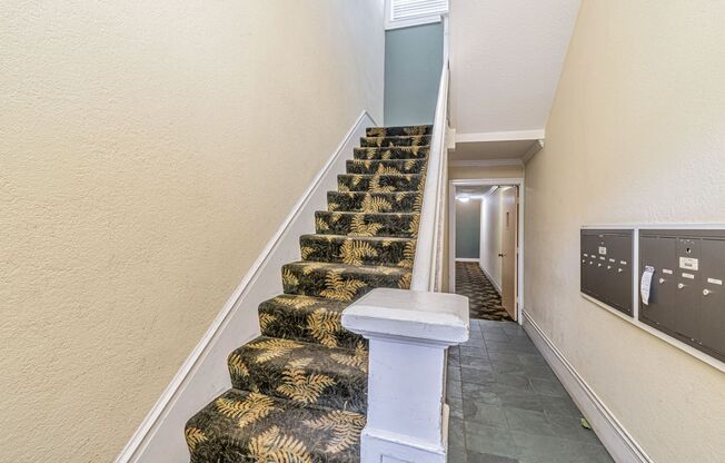435 Hayes Street Apartments*