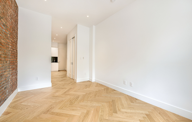 Studio, 1 bath, 382 sqft, $3,200, Unit 4