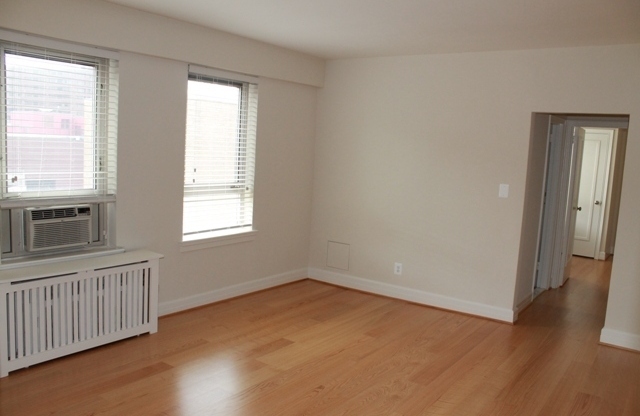 1 bed, 1 bath, 700 sqft, $2,500, Unit 600