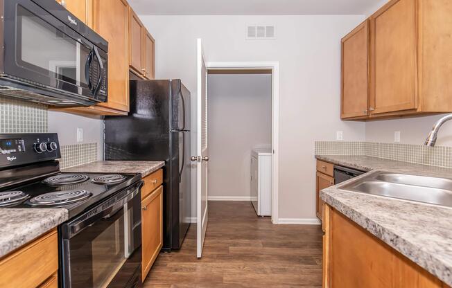 2 beds, 2 baths, 1,006 sqft, $1,731