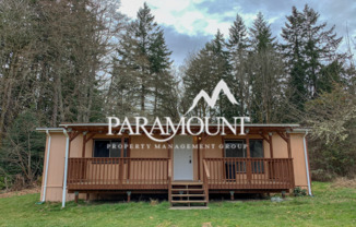 Cozy 2 Bed 1 Bath in Port Orchard!