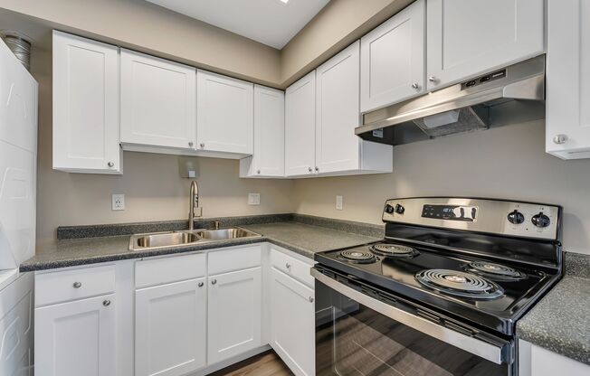 3 beds, 1.5 baths, 1,035 sqft, $2,195, Unit 104