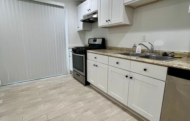 Stunning 2-Bedroom Townhome in the heart of Passyunk Square! Available NOW!