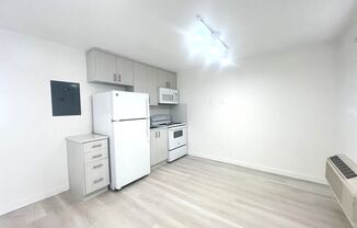 1 bed, 1 bath, $1,700, Unit 1535-7