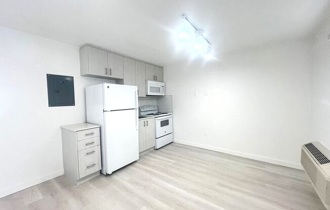 1 bed, 1 bath, $1,703, Unit 1535-7