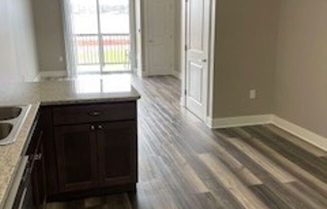 1 bed, 1 bath, 673 sqft, $1,350, Unit 407 Spring Green d