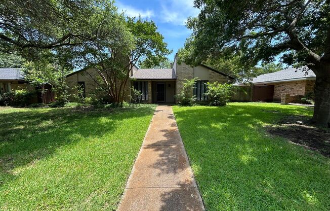 Great Richarson Location!
