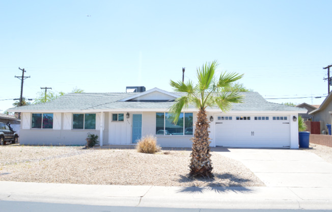 1653 N CIR DR