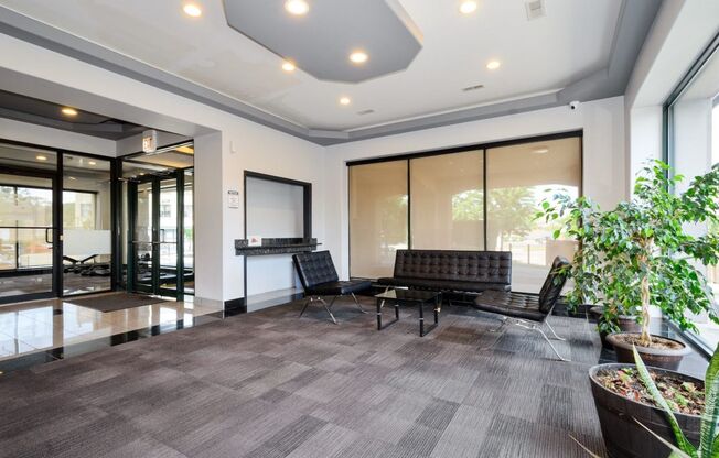 Studio, 1 bath, 353 sqft, $1,600, Unit 605