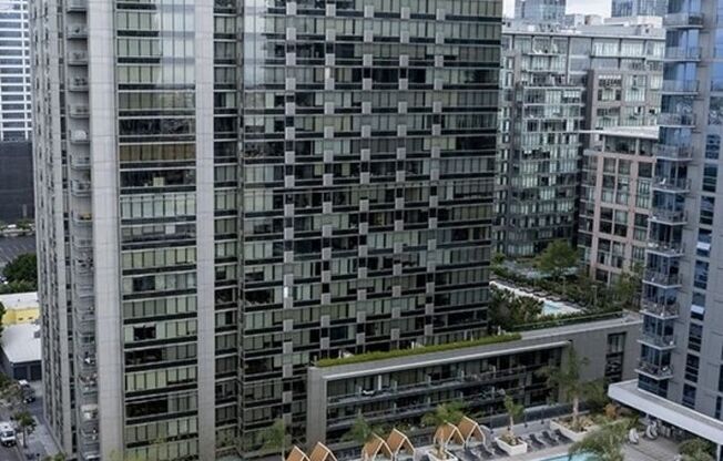 1 bed, 2 baths, 1,390 sqft, $4,000, Unit 1707