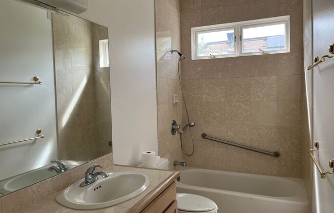 1 bedroom, 1 bath unit, NO parking - Avail now