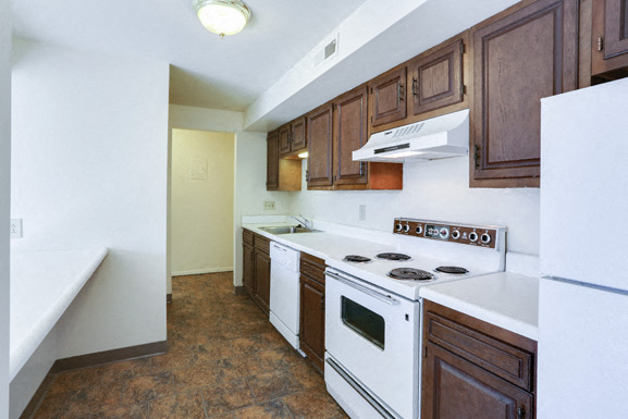 Liberty Square Apartments â Kitchen - Appliances Included - 24 Hour Emergency Maintenance - Garbage Disposal â Dishwasher - Ask for a Tour - Pet Friendly