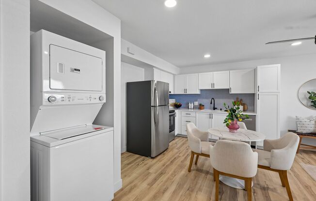 3 beds, 2.5 baths, 945 sqft, $3,395, Unit 1