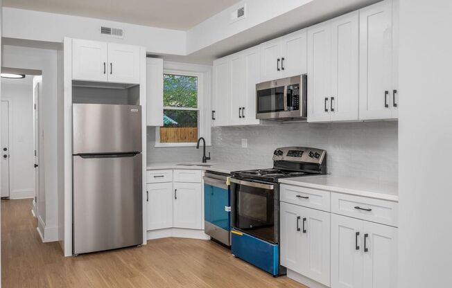 Port Richmond 3bd/2.5bth w/ Patio and Den