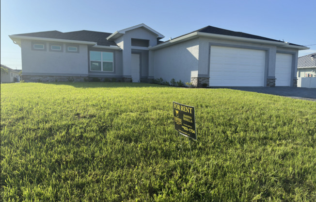 NW Cape Coral Home 4 Bedroom/ 2 Bath/ 3 Car Garage