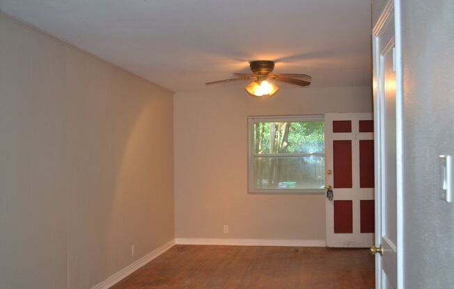 904 Denton St.