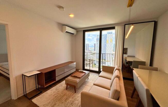 1 bed, 1 bath, 563 sqft, $3,800