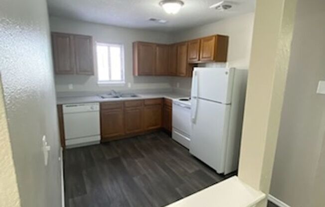 2 beds, 1 bath, 1,105 sqft, $875, Unit 2703-304