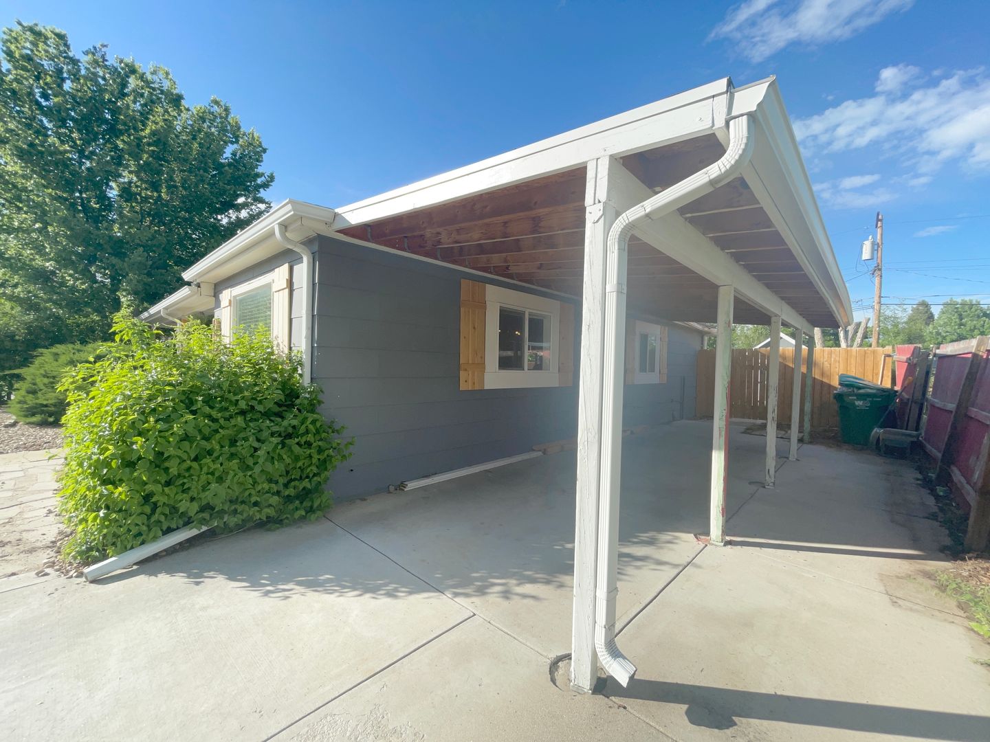 IMPROVED PRICE!!!!!!  Gorgeous 3 bedroom ranch in established neighborhood!