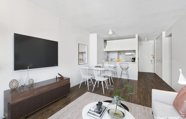 1 bed, 1 bath, $4,500, Unit 18J